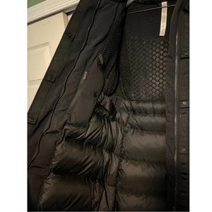 EUC Lululemon Winter Warrior Parka Black Size 2